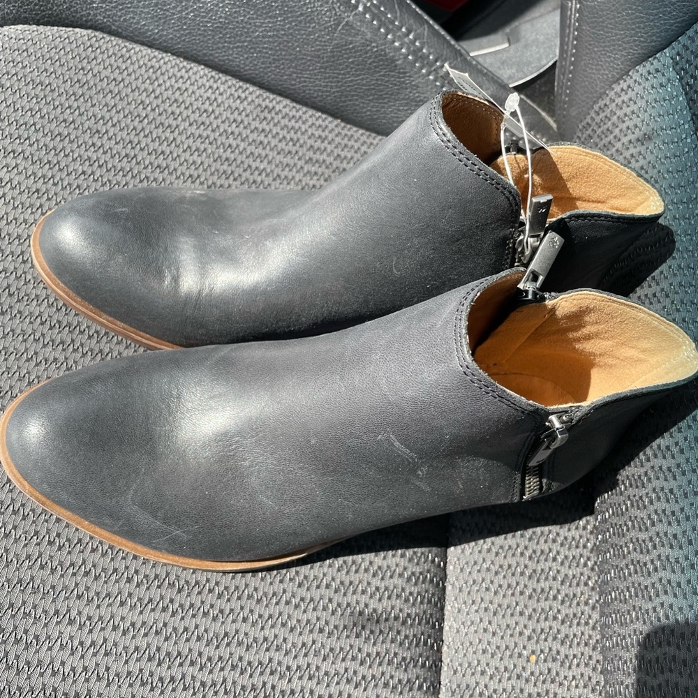 Black leather Lucky Brand Booties NWT Size 6